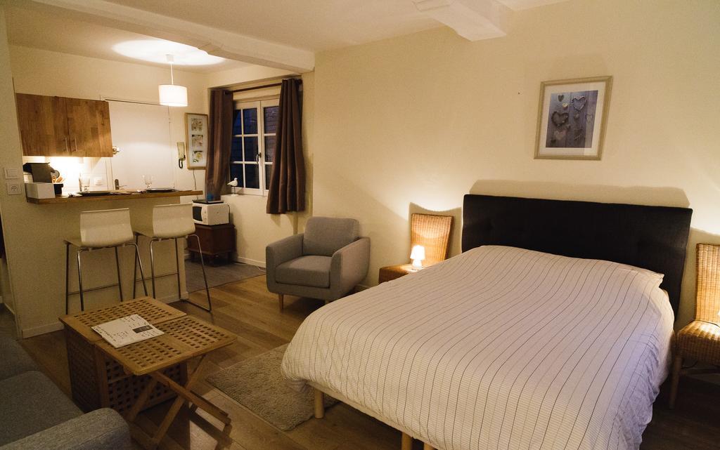 Le Studio Du Gouverneur Honfleur Phòng bức ảnh