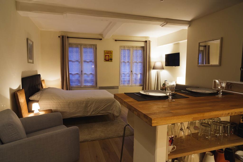 Le Studio Du Gouverneur Honfleur Phòng bức ảnh